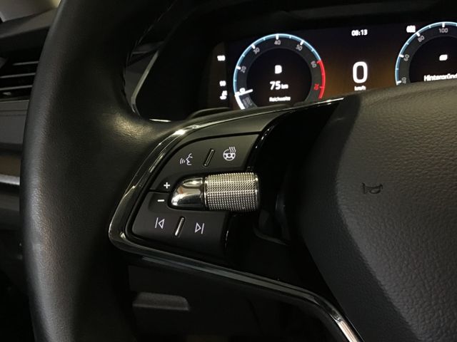 Fahrzeugabbildung Skoda Octavia Ambition 1.5 TSI Combi DSG/Navi/Tempo