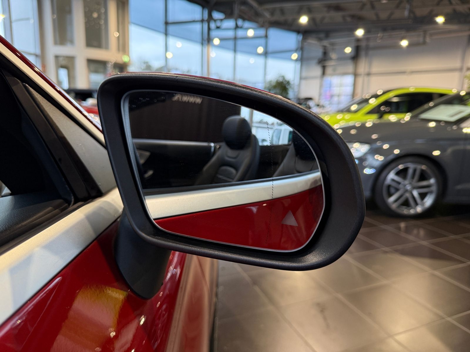 Fahrzeugabbildung Mercedes-Benz C 300 Cabrio AMG Line HUD LED RFK 18"