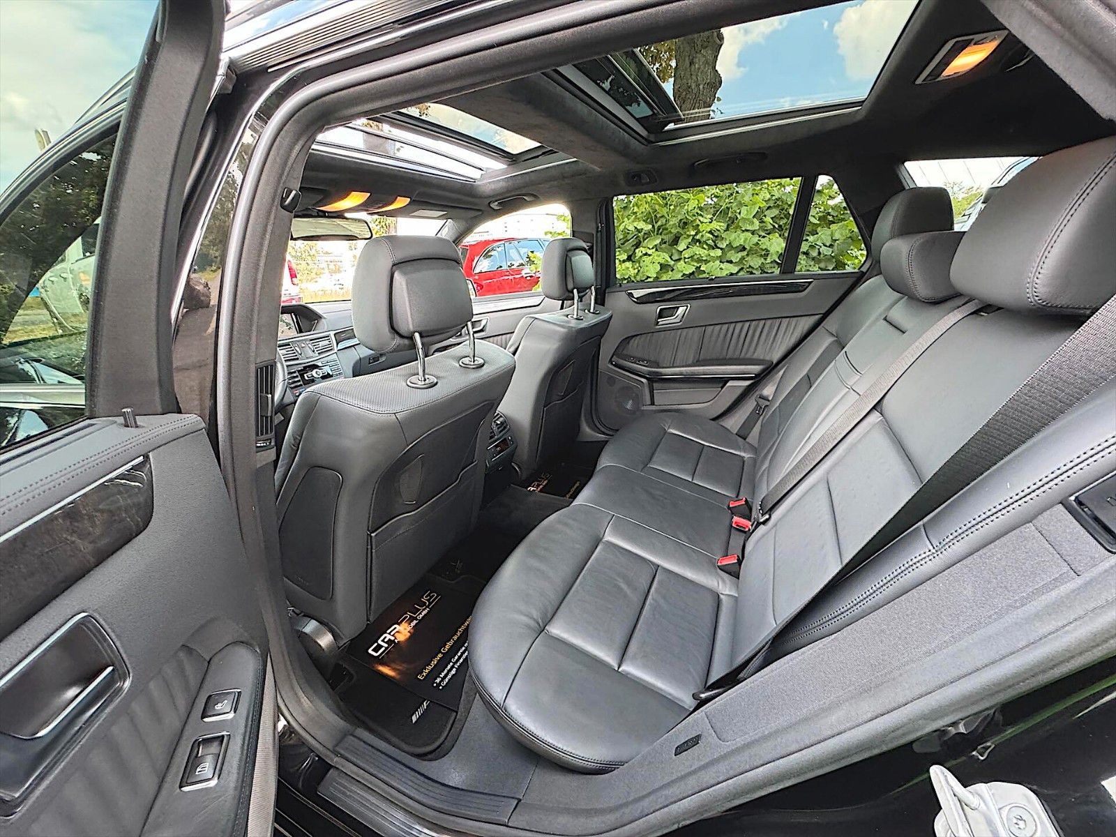Fahrzeugabbildung Mercedes-Benz E 500 CGI AMG Black Edition *ACC*Pano*Airmatic*