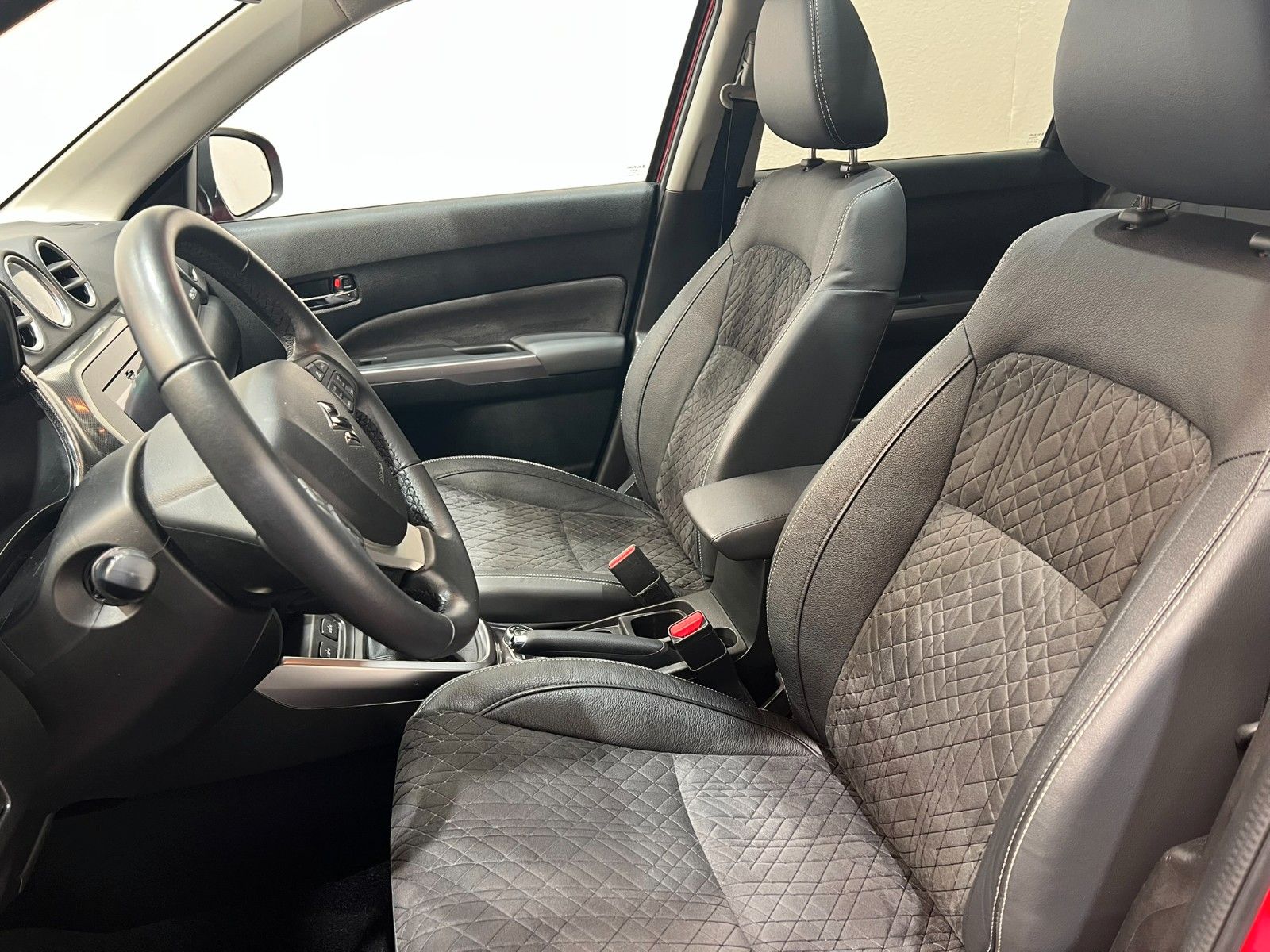 Fahrzeugabbildung Suzuki Vitara 1.4 Comfort+ Allgrip HYBRID