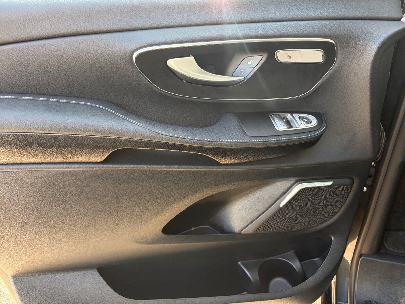 Mercedes-Benz V 250 d AVANTG Lang *PANO*AMG*LED*AHK*AIRM*360°*