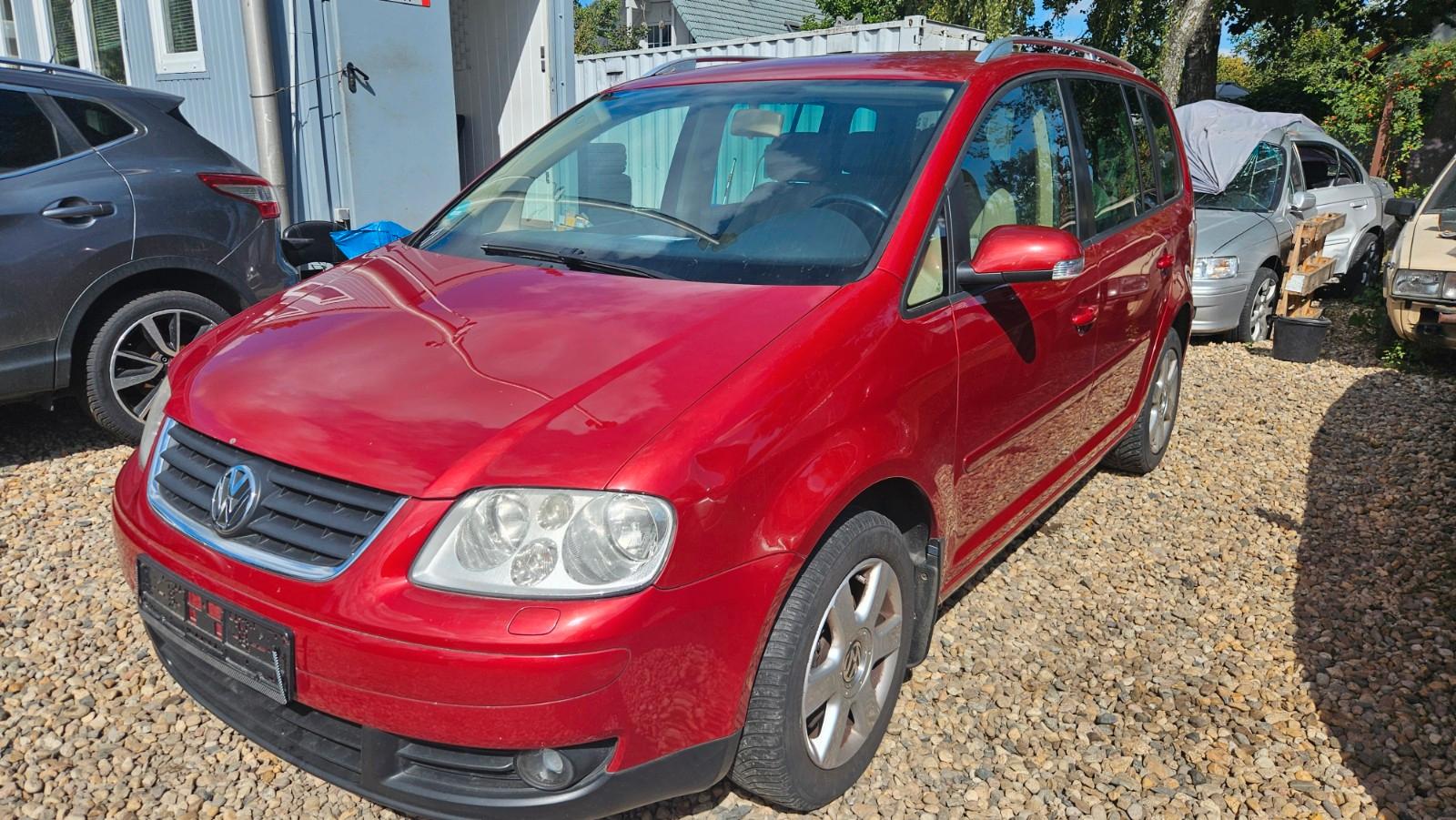 Volkswagen Touran 1.6 FSI Automatik Basis
