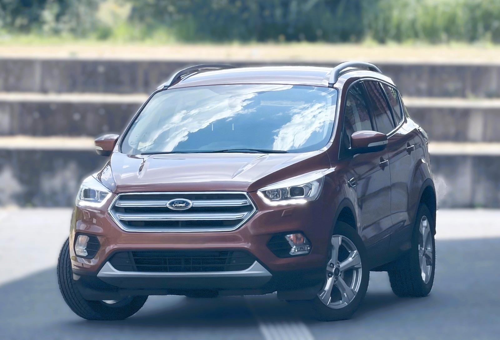 Ford Kuga Titanium Navi Xenon RfK 18 4x4