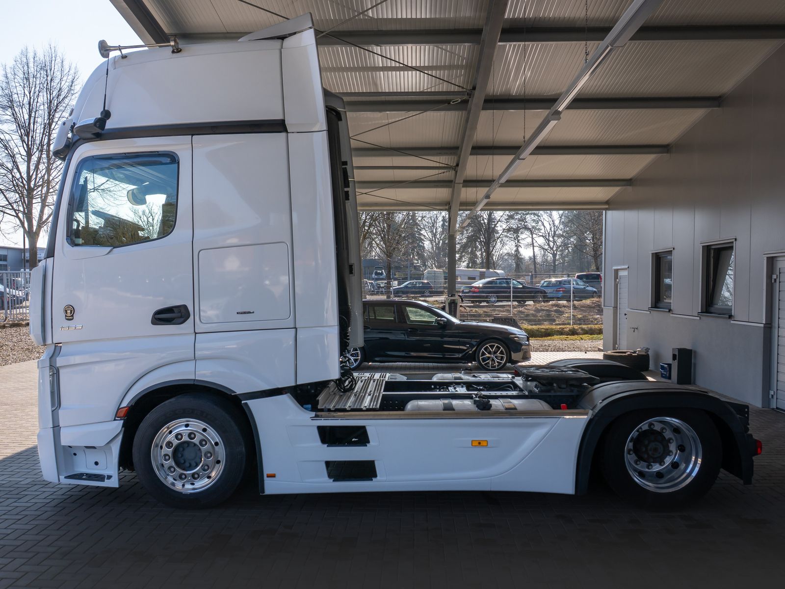Fahrzeugabbildung Mercedes-Benz Actros 1853 LSnR LowLiner Style-Line NeuReifen