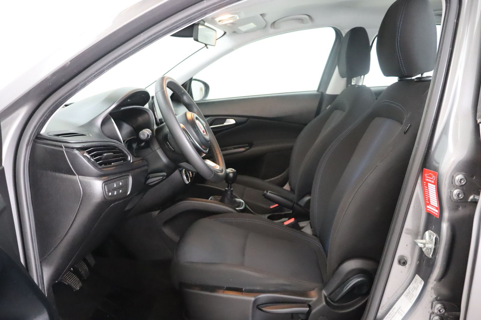 Fahrzeugabbildung Fiat Tipo * Navi * HU/AU neu * Tempomat