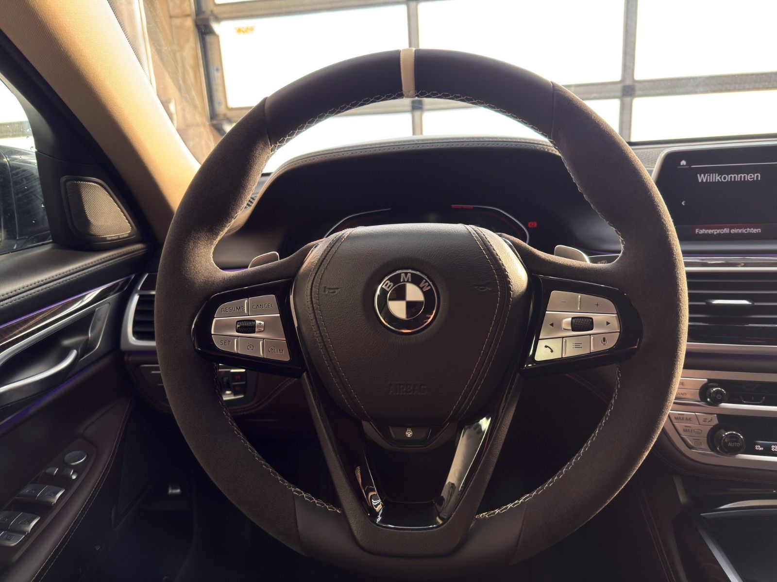 Fahrzeugabbildung BMW 750Li xDrive *LASER*360°*H&K*Masssage*Skylounge*