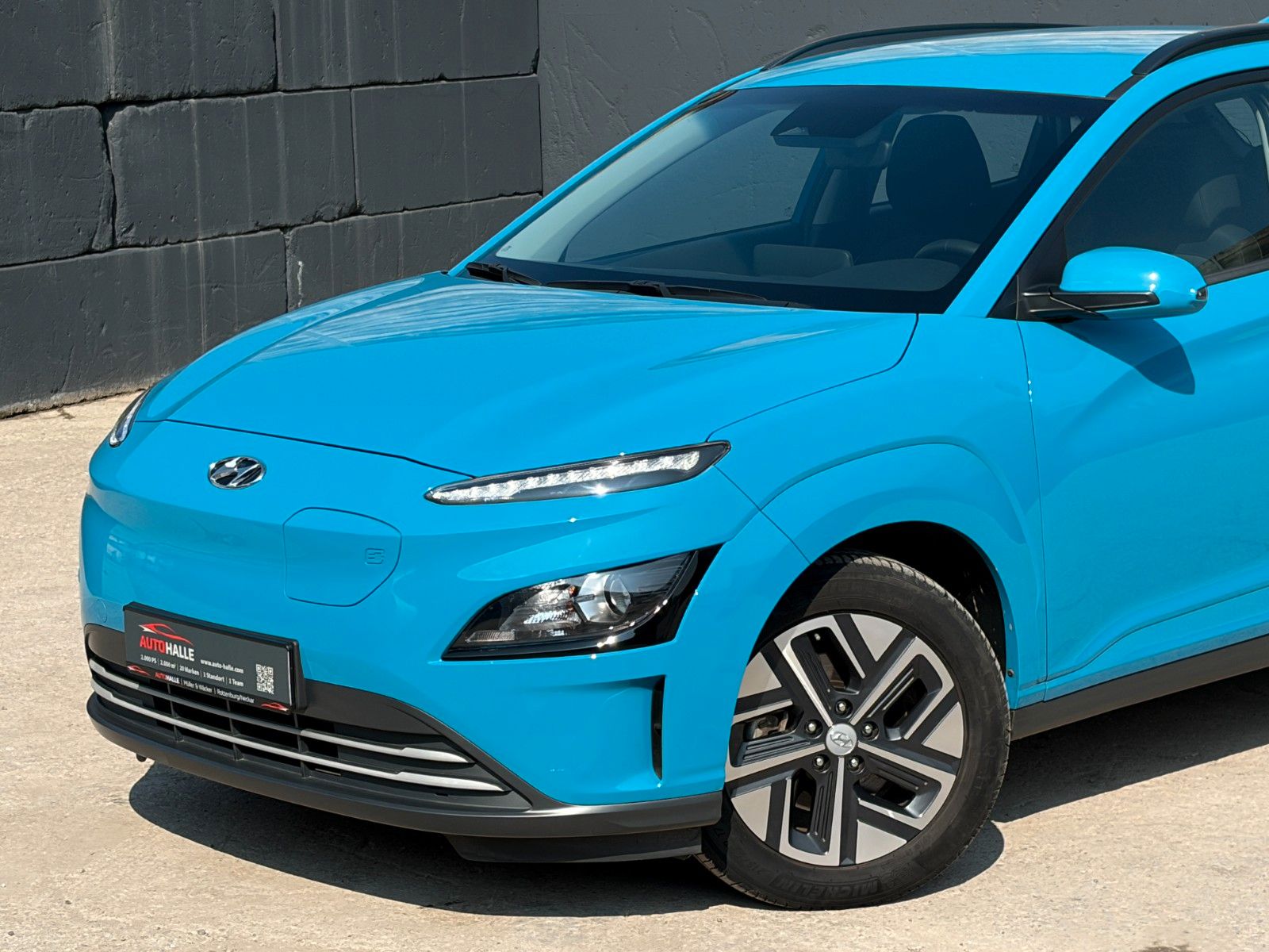 Fahrzeugabbildung Hyundai KONA E Basis 2WD LKAS CAM CarPlay DAB+ 17" 305km