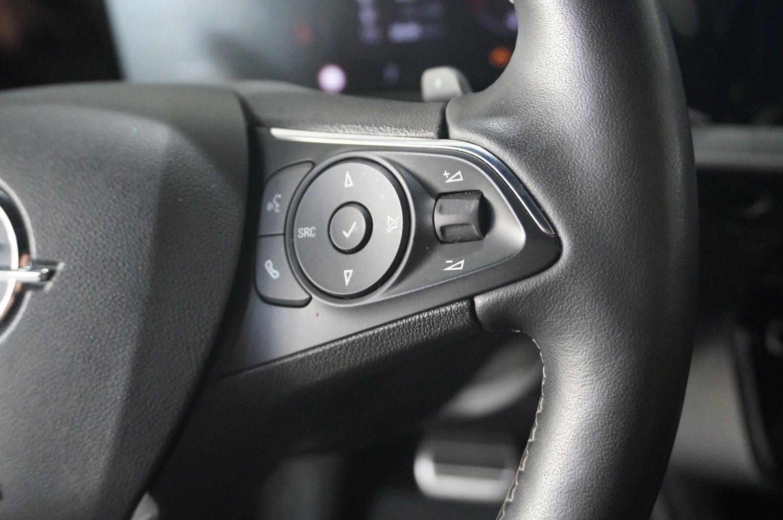 Fahrzeugabbildung Opel Mokka 1.2T ULTIMATE NAVI/LED/KAMERA/SPORT/SH/DAB
