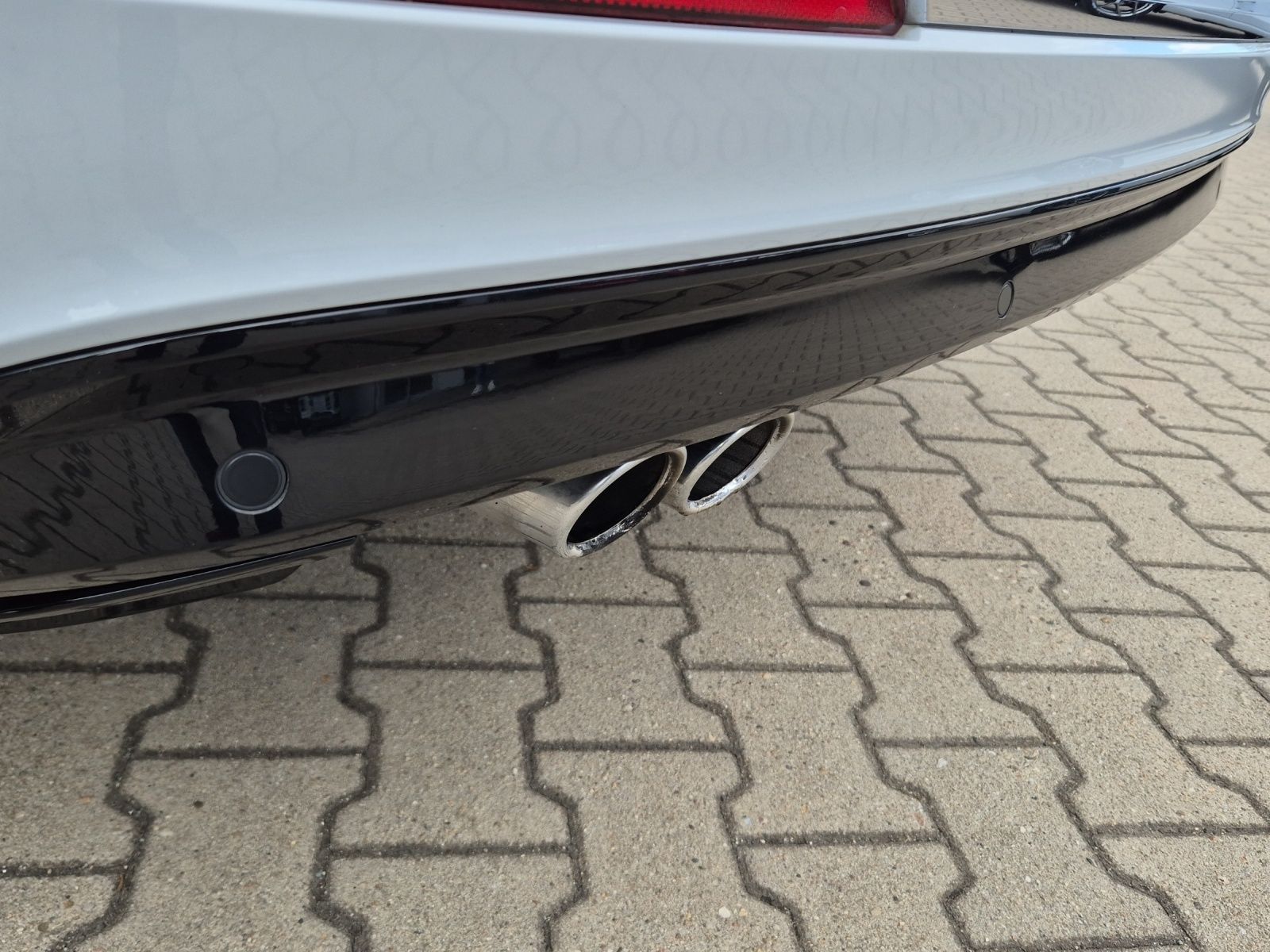 Fahrzeugabbildung Volkswagen Tiguan 2.0 TDI DSG R-Line AHK LED HuD Navi ACC