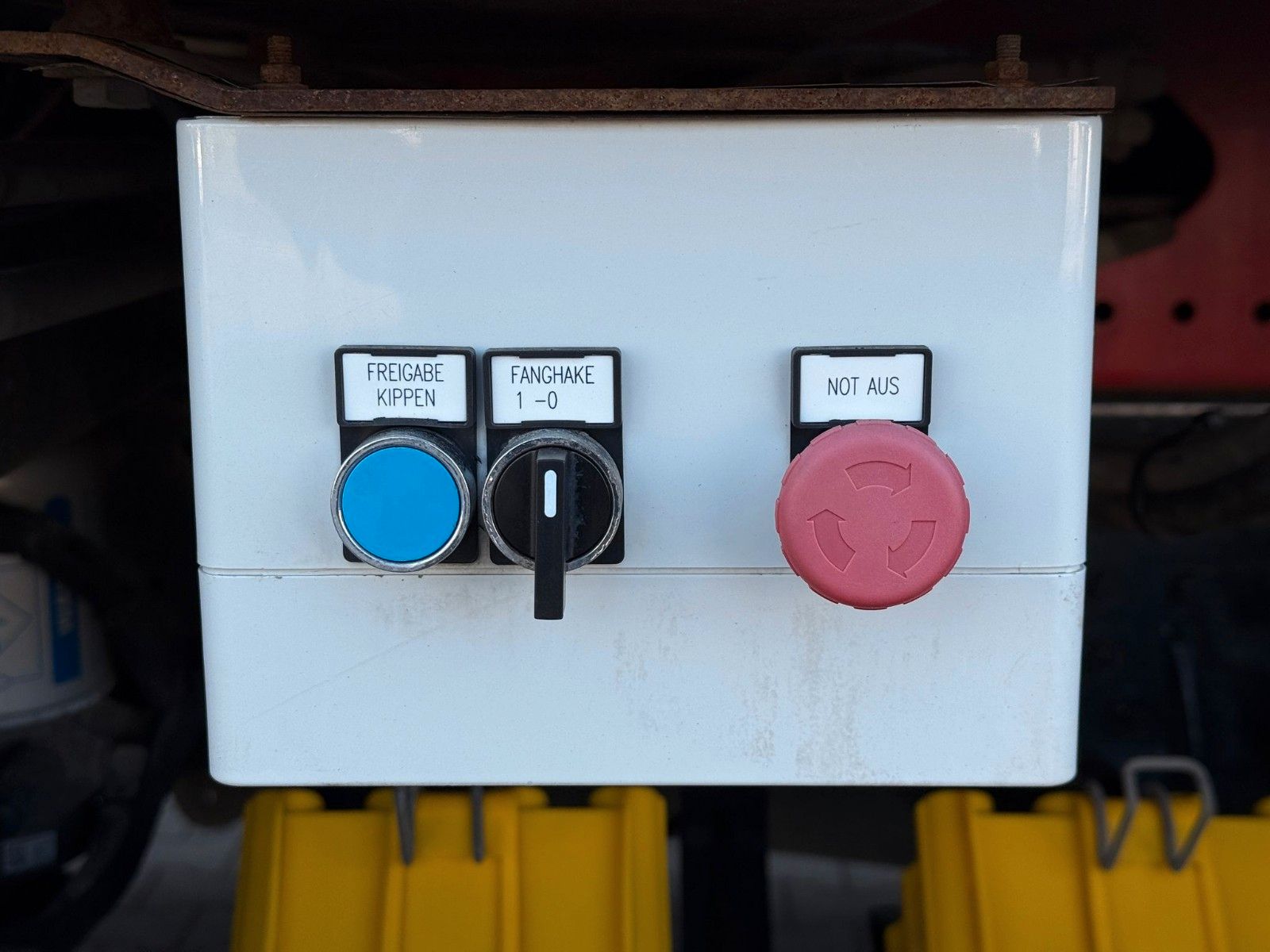 Fahrzeugabbildung MAN TGX 26.470 6x2-4 BL VDL P-18 Absetzkipper
