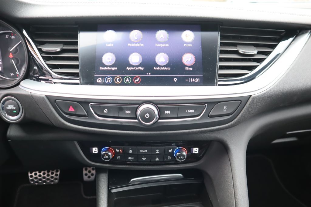 Fahrzeugabbildung Opel Insignia ST GSi 2.0 Turbo+Panorama+HUD+Leder+