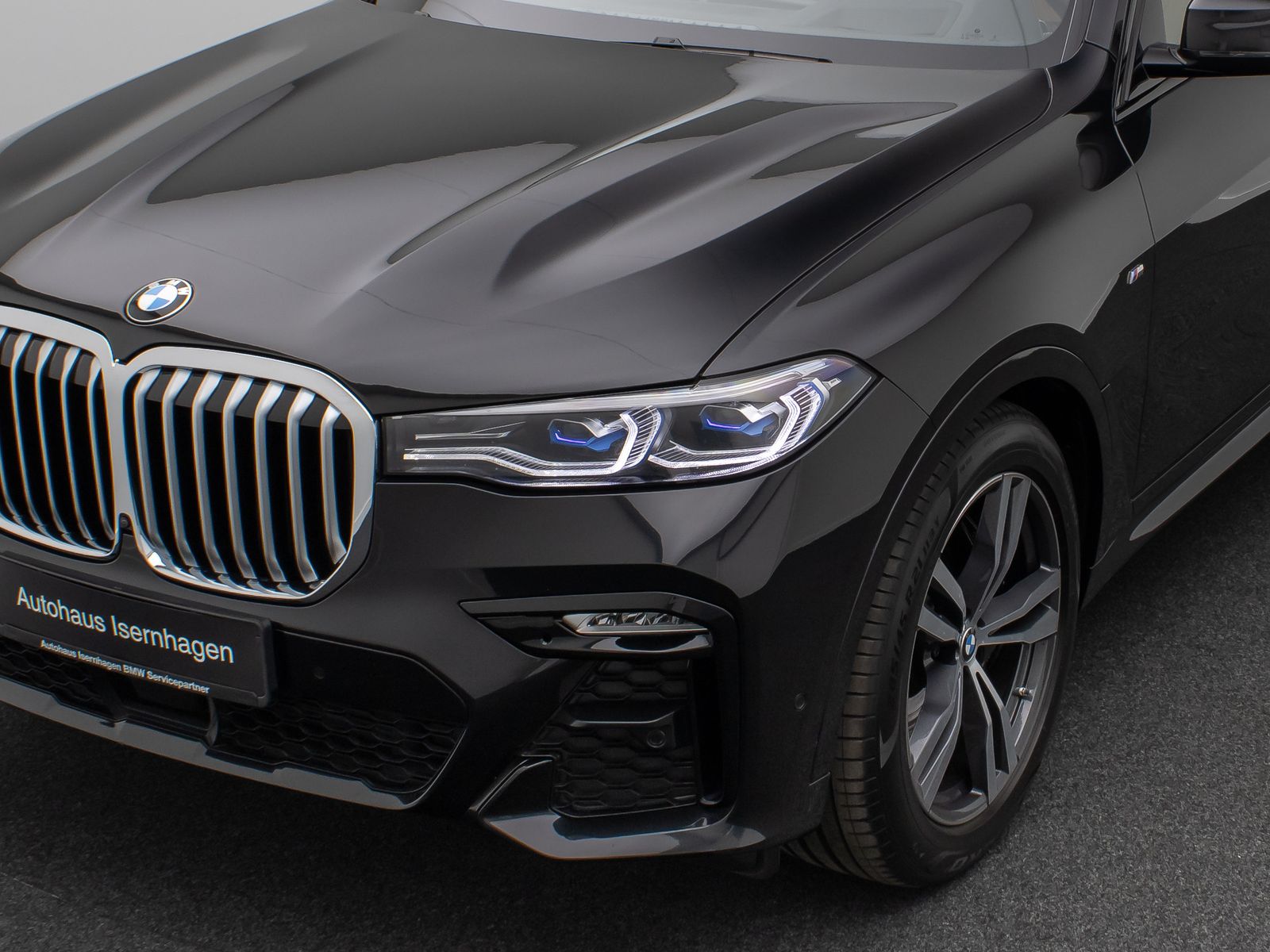 Fahrzeugabbildung BMW X7 xD40d  M Sport 360°Laser DAB Soft-Cl DisplKey