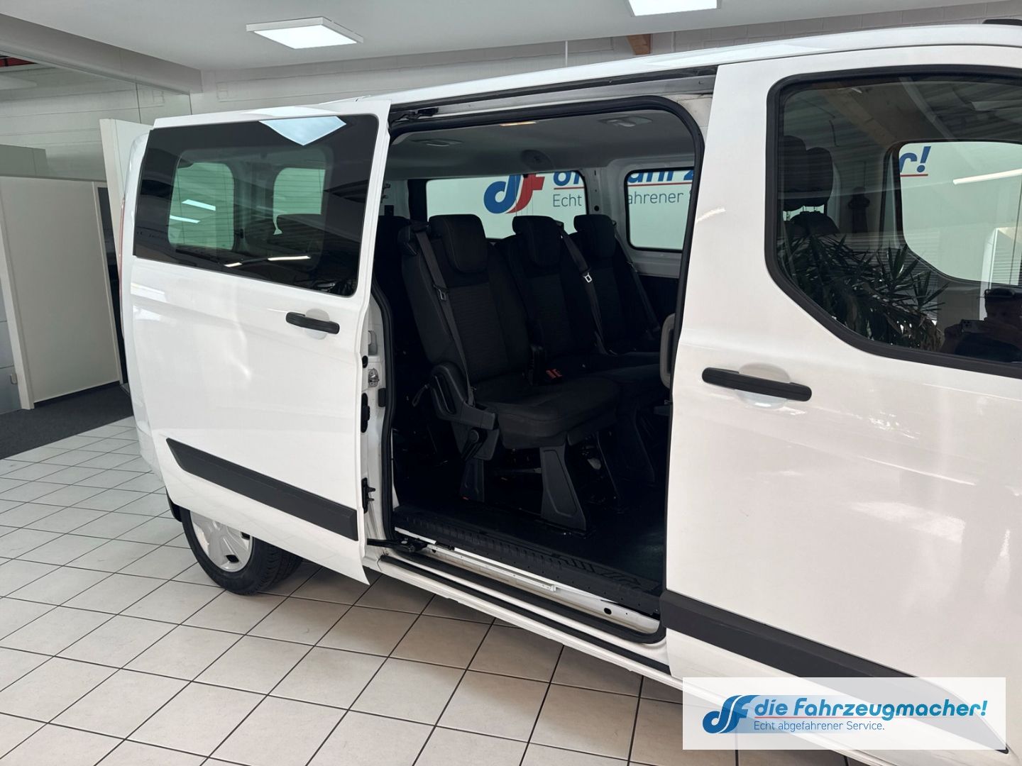 Fahrzeugabbildung Ford Transit Custom 320 L2 Trend 2.0 TDCi EU6d-T Dyn.