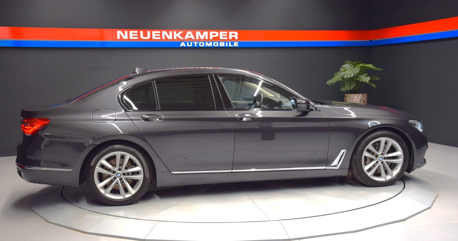Fahrzeugabbildung BMW 750 d xDrive HuD Leder ACC Massage H&k Laser Kam
