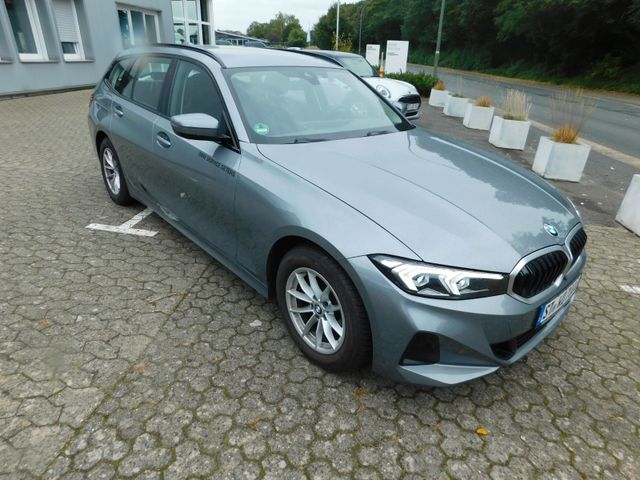 BMW 318d Touring+Navigation+PDC+Automatik+DAB+