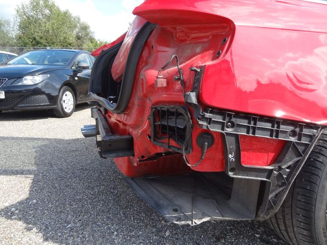 Fahrzeugabbildung Audi A4 Avant S line Sportpaket plus/Navi/86.500 Km