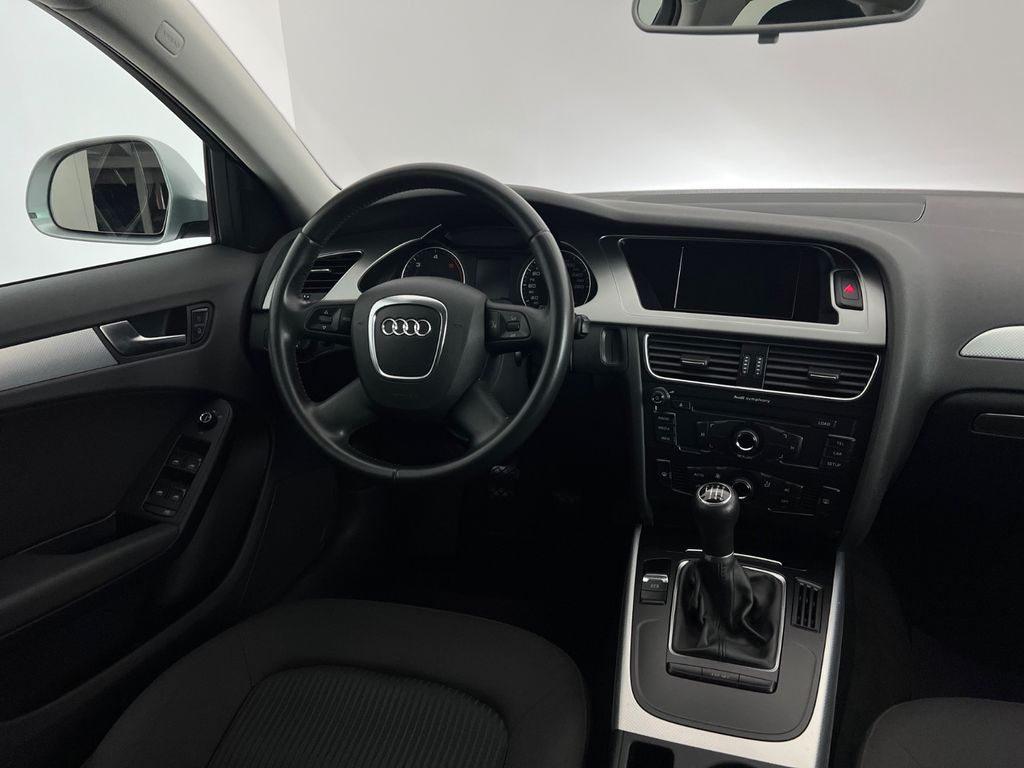AUDI A4 2.0 TDI Avant / NUR 69.tKM / 1.HD / GARANTIE AUDI A4 2.0 TDI Avant / NUR 69.tKM / 1.HD / GARANTIE