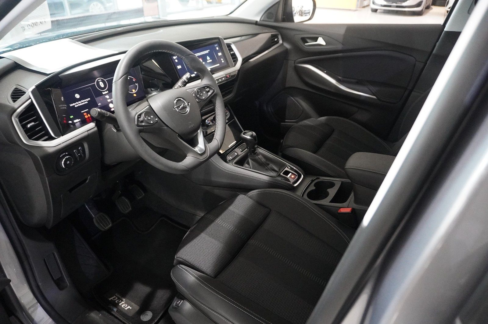 Fahrzeugabbildung Opel Grandland (X) 1.2T GS SPORT NAVI/LED/VIRTU./DAB+