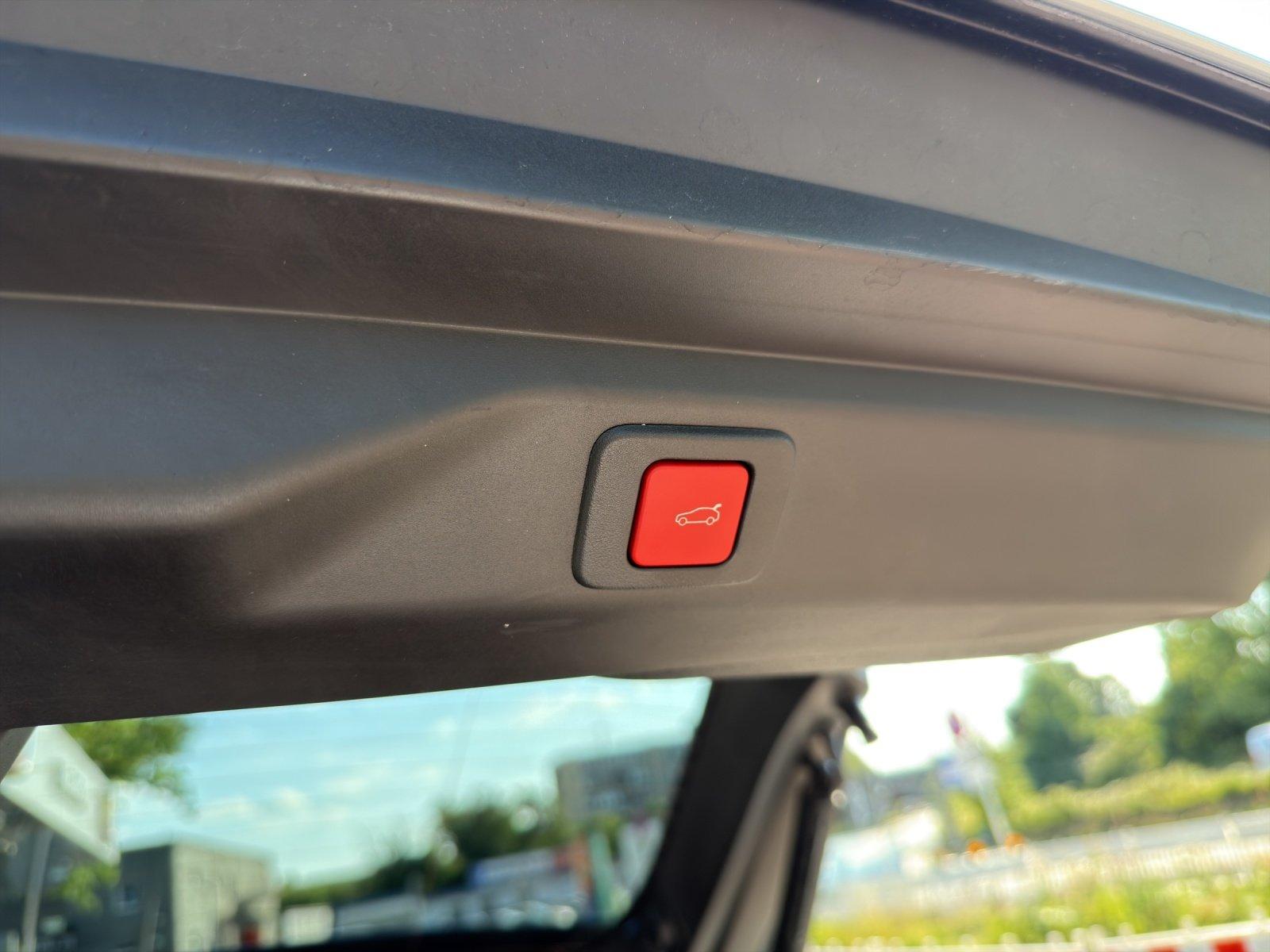Peugeot 3008 GT 210 Kam.+KeyLess+LED+Navi