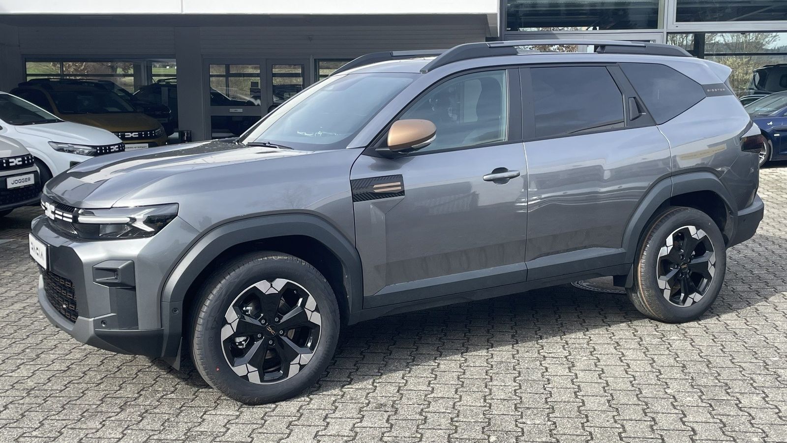 Fahrzeugabbildung Dacia Bigster Extreme Hybrid 155