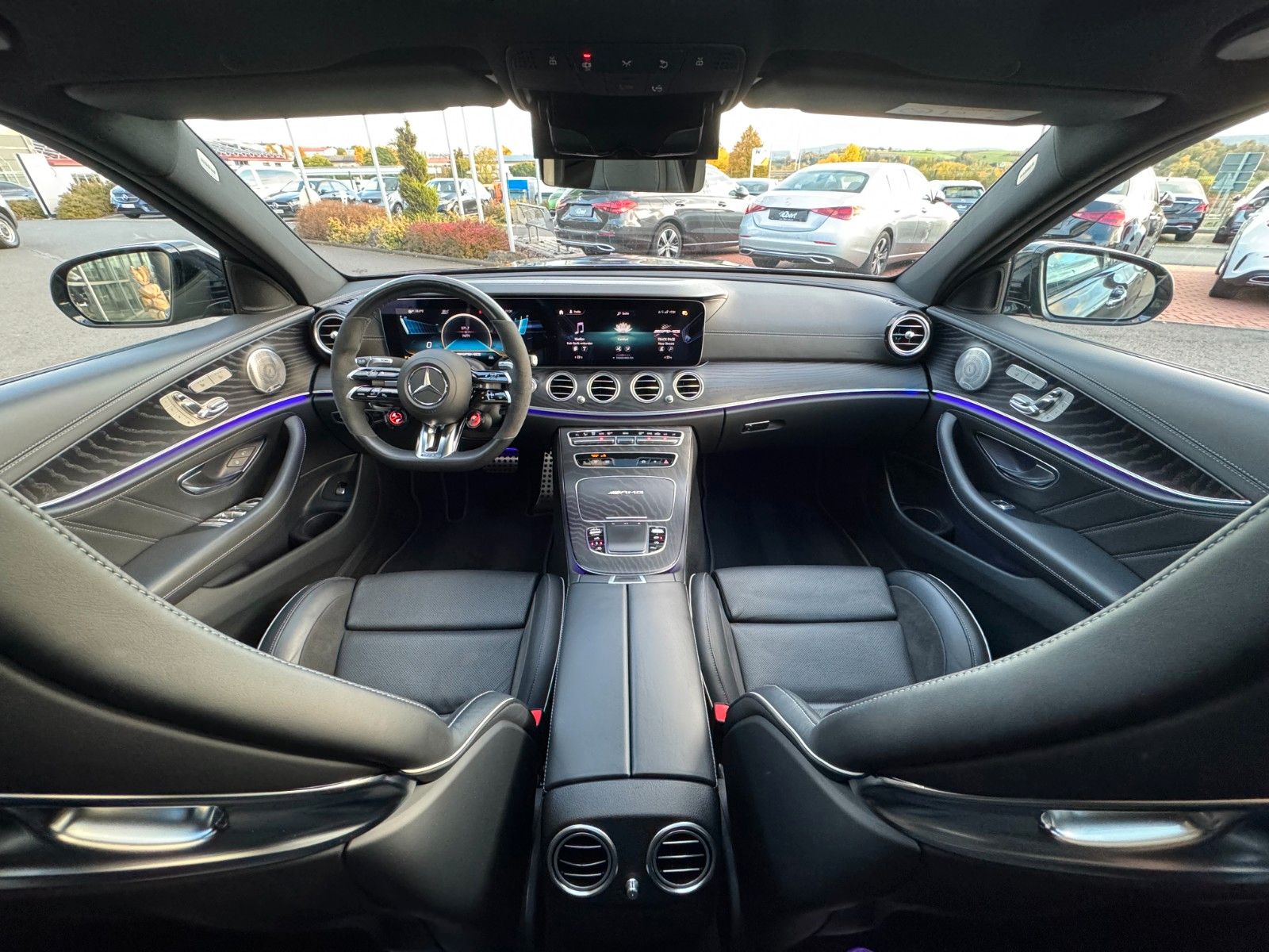Fahrzeugabbildung Mercedes-Benz E 63 AMG S Pano+Burm+AirM+HUD+360+uvm.