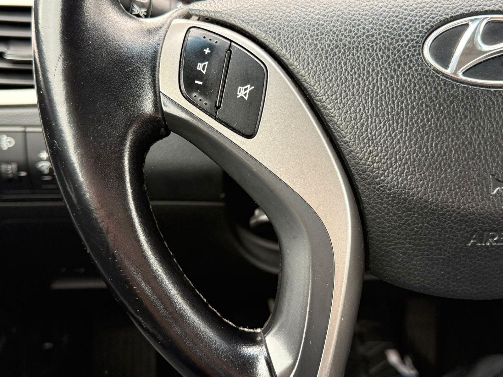 Hyundai i30 2013 — photo 12