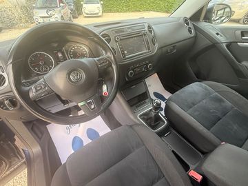 Volkswagen Tiguan - 12