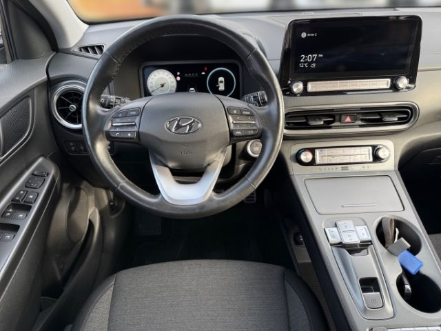 Fahrzeugabbildung Hyundai KONA Edition 30+ Elektro 2WD +NAVI+KLIMA+RFK+PDC