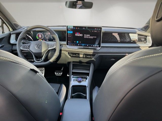 Fahrzeugabbildung Volkswagen Tayron 1.5eHybrid DSG R-LINE AHK+LEDER+PANO+20"+