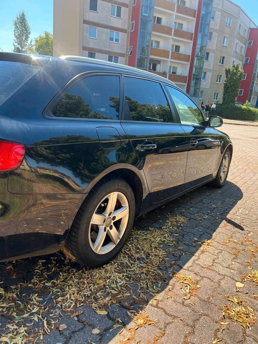 Audi A4 2012 — photo 8