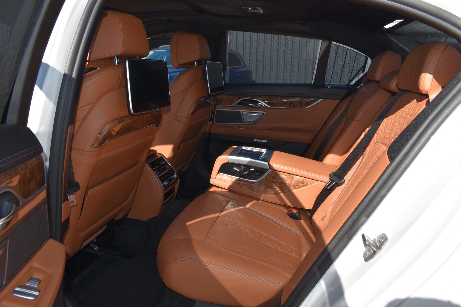 Fahrzeugabbildung BMW 750d Lim xDrive M Sport Laser 1 Hand Voll TVfond