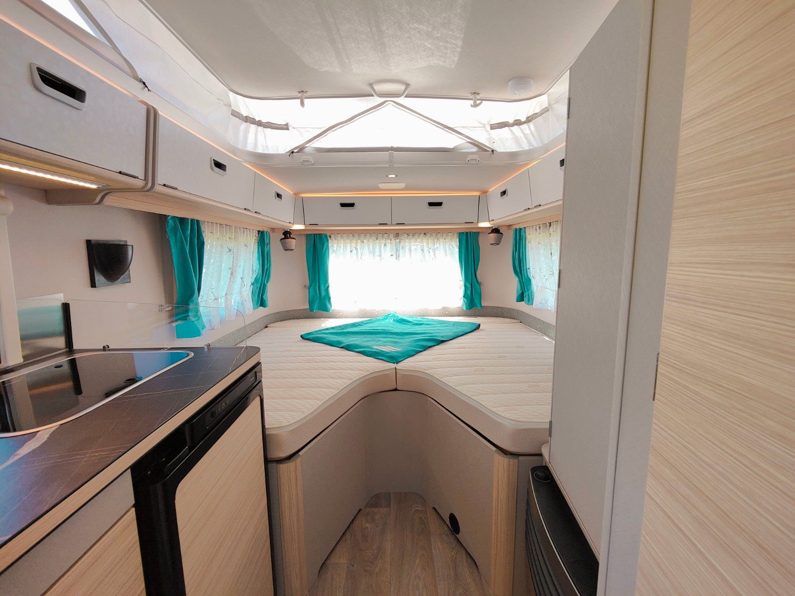 Fahrzeugabbildung HYMER / ERIBA / HYMERCAR Touring 542 Legend Urban 2026