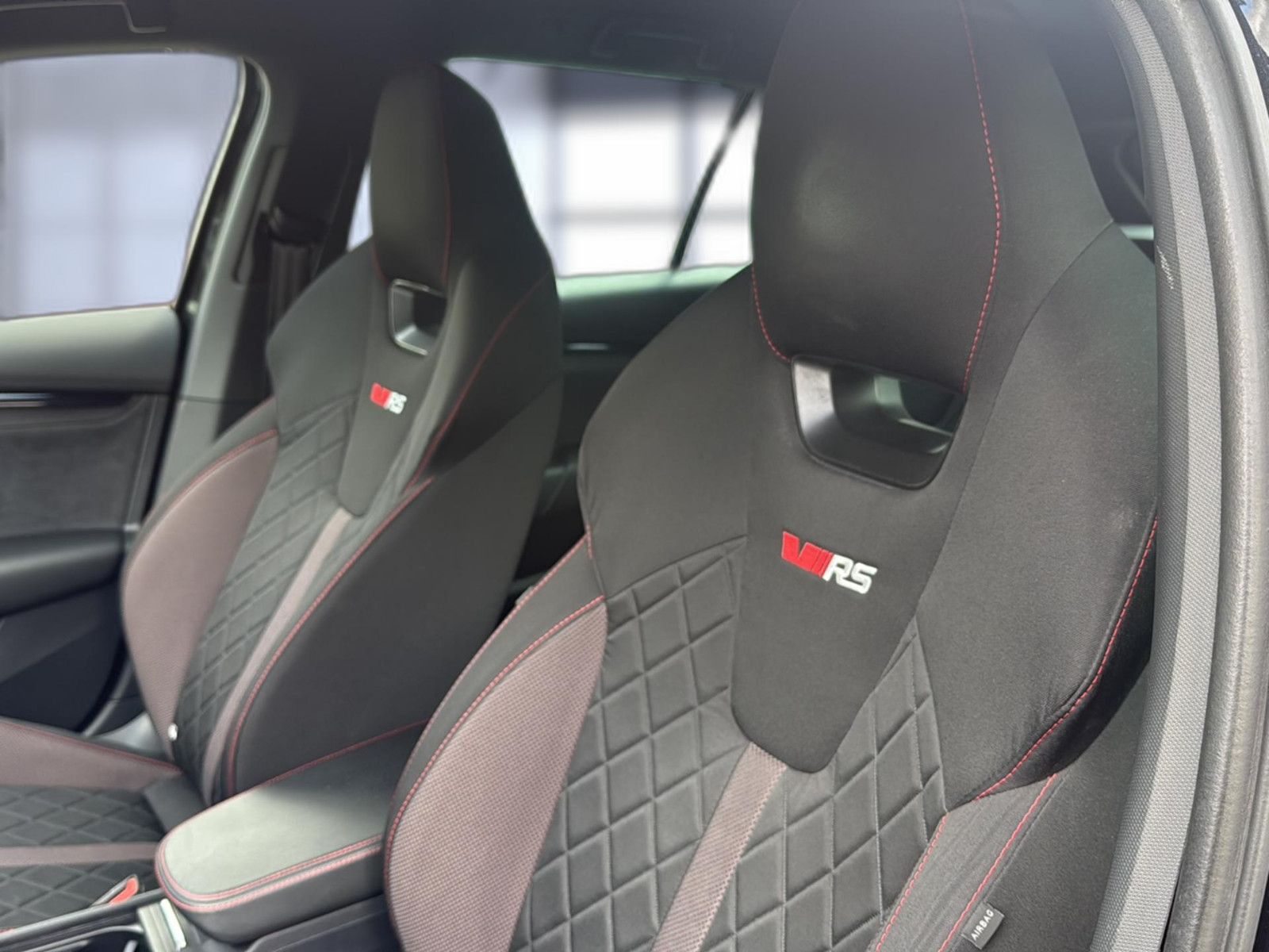 Fahrzeugabbildung SKODA Octavia Combi RS