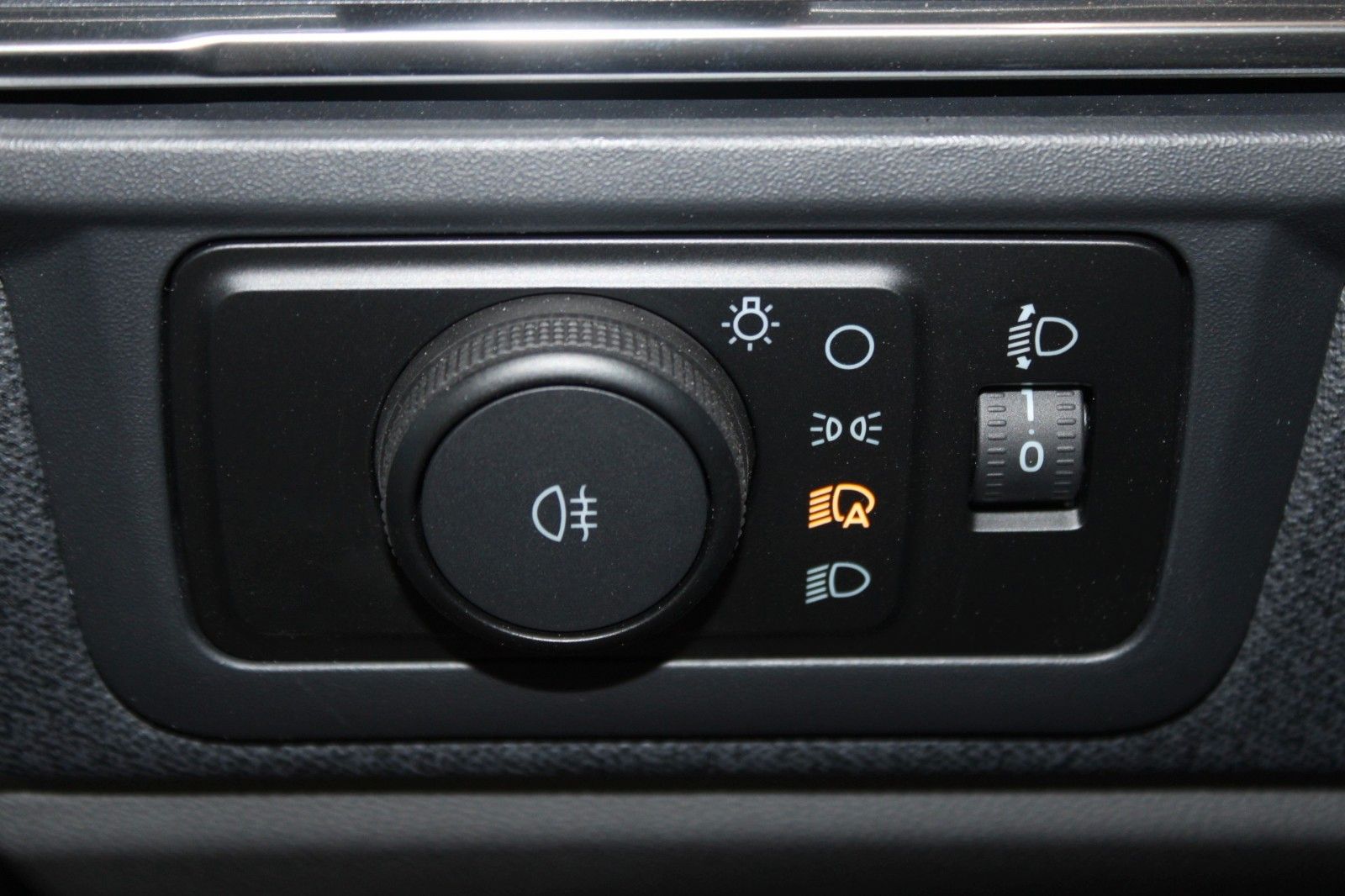 Fahrzeugabbildung Ford NUGGET L1 Active ALLRAD + Aufstelldach SOFORT