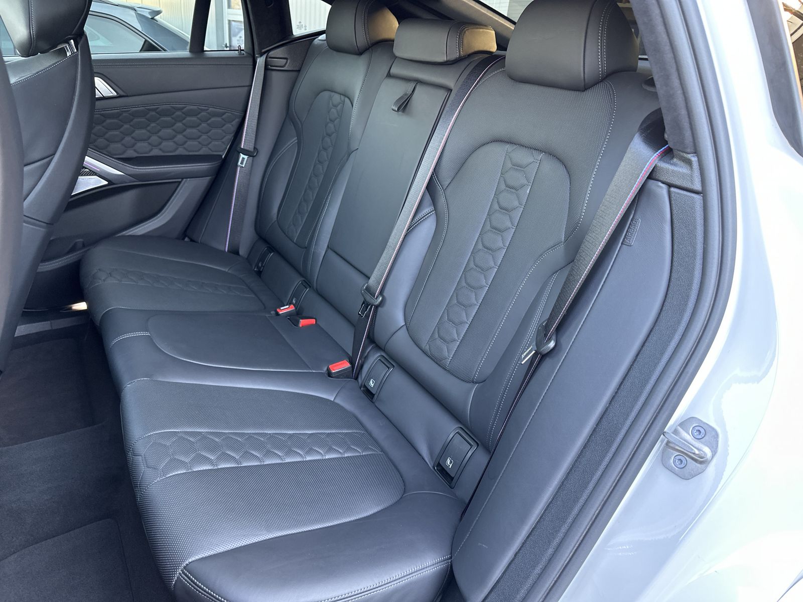 Fahrzeugabbildung BMW X6 M Competition NAV+LASER+360°+AHK+B&W+PANORAMA