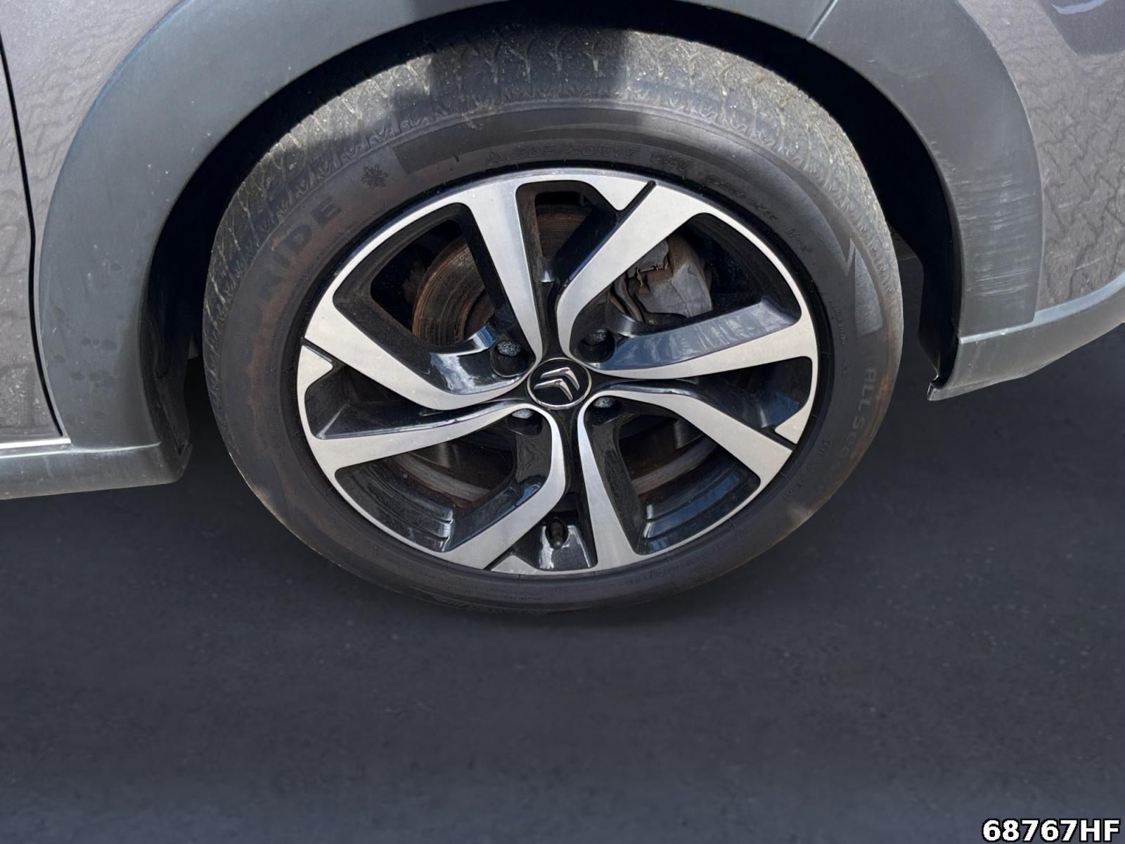 Fahrzeugabbildung Citroën C3 Shine Pack 1.2 PureTech 81kW *NAVI*SHZ*KAMER