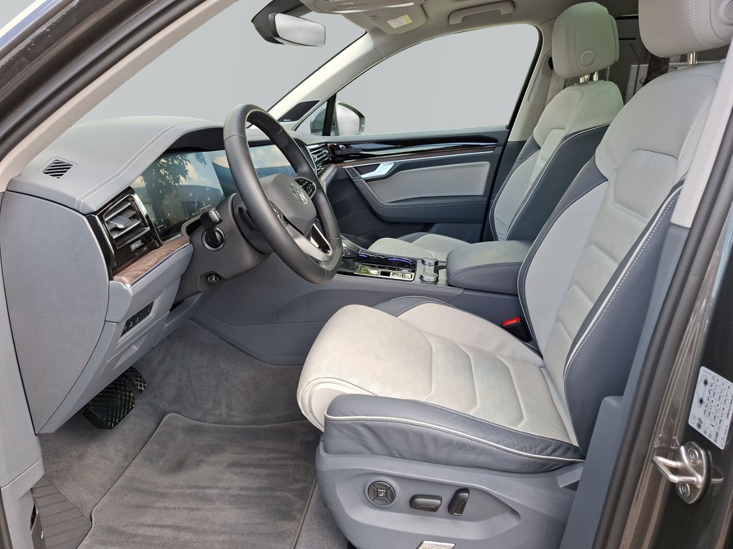Touareg 3.0 TSI 4M Elegance *STHZ*AHK*PANO*HUD*