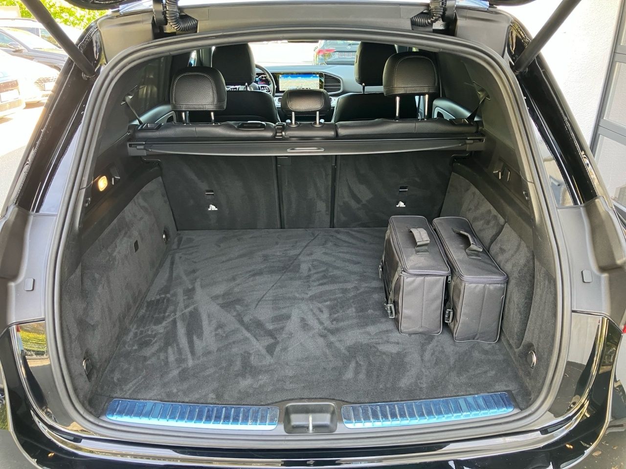 Fahrzeugabbildung Mercedes-Benz GLE 350 de 4M AMG+NIGHT+360°+21 ZOLL+LED+STNDHZ+