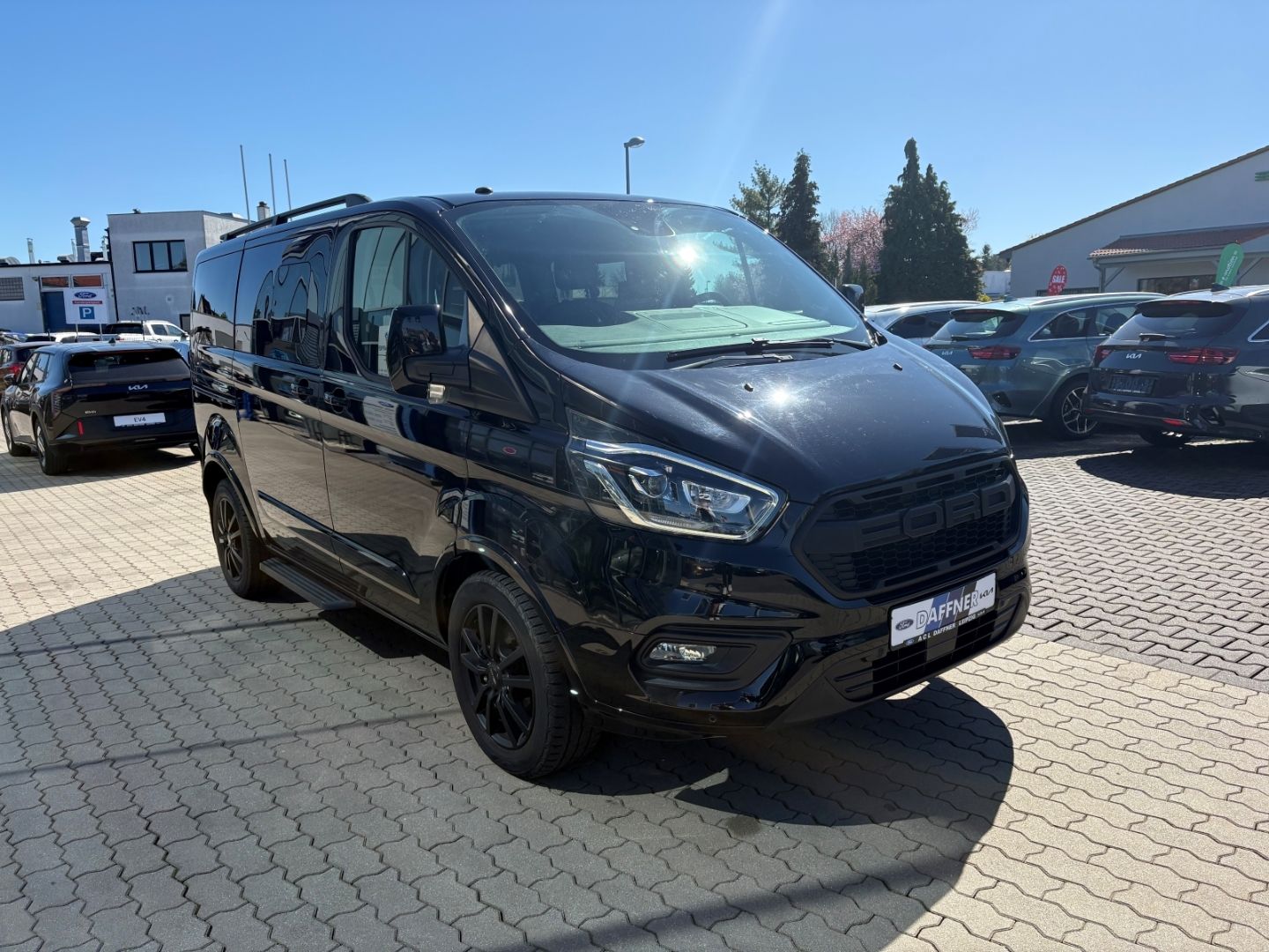 Fahrzeugabbildung Ford Tourneo Custom Kombi 320 L1 Titanium X AHK Behei