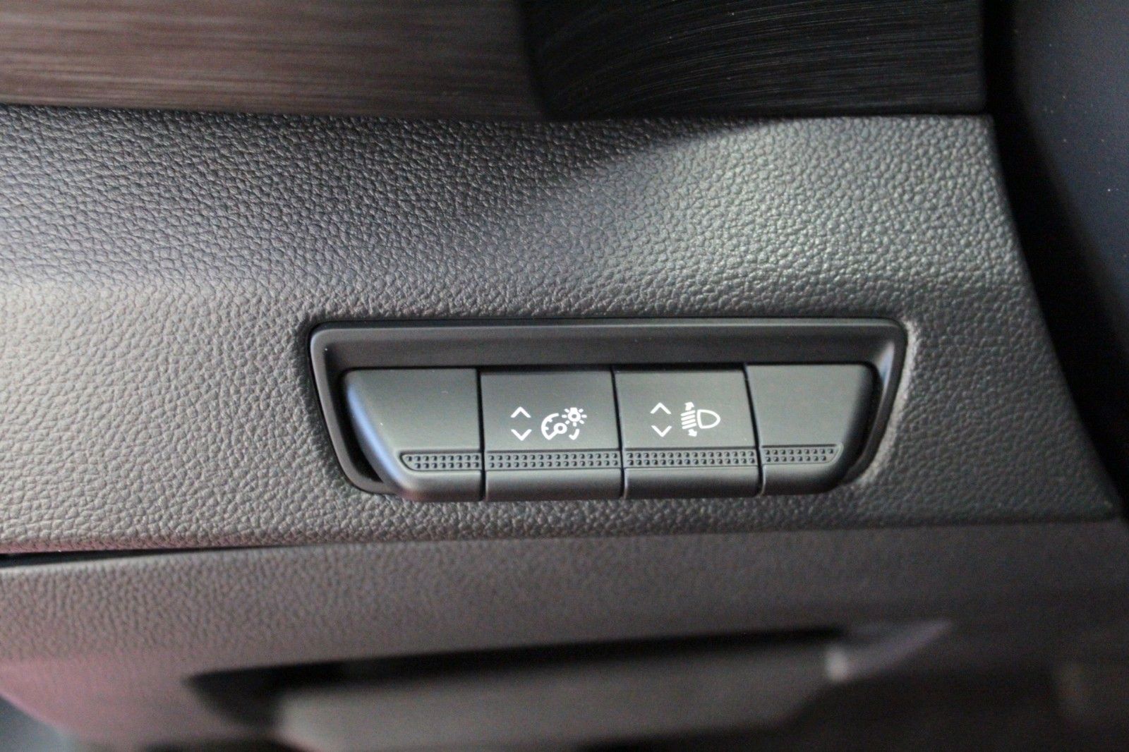 Fahrzeugabbildung Renault Trafic Grand L2H1 Blue DCI EDC Automatik