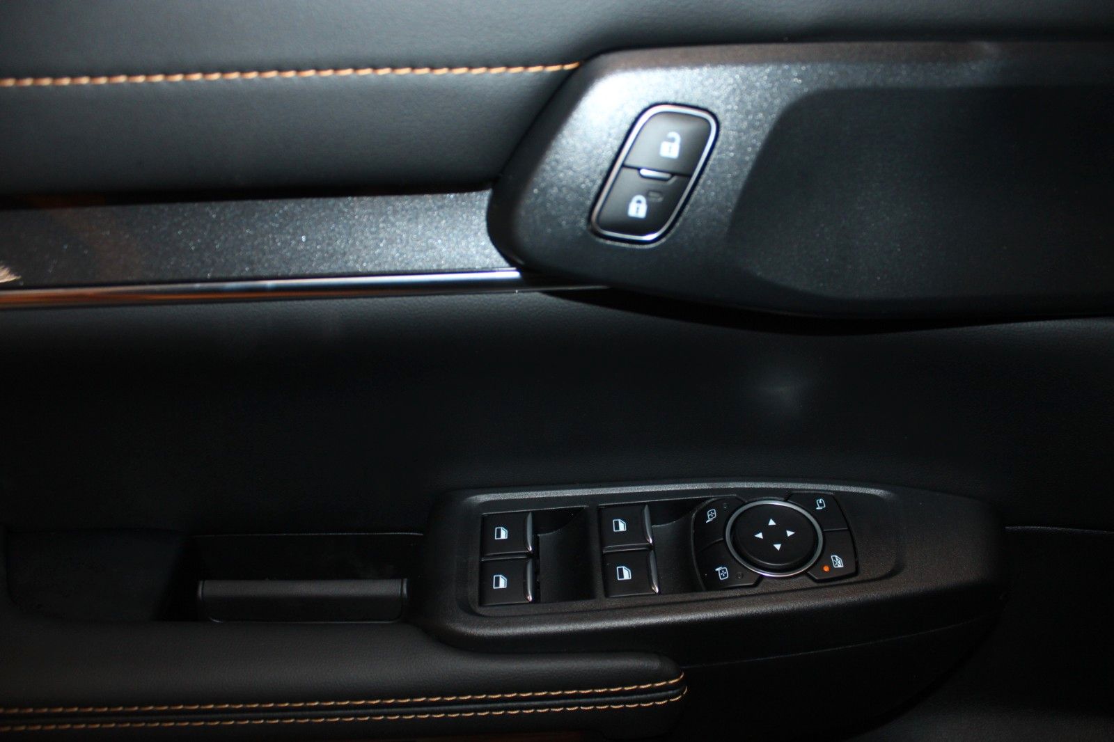 Fahrzeugabbildung Ford Ranger Wildtrak PHEV Aut. AHK LED TECHNOLOGIE P.