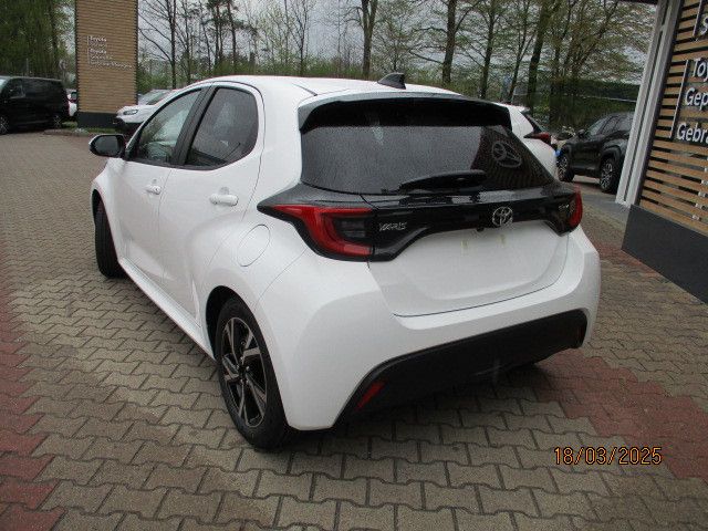 Fahrzeugabbildung Toyota Yaris Hybrid Teamplayer mit Comfort-Paket