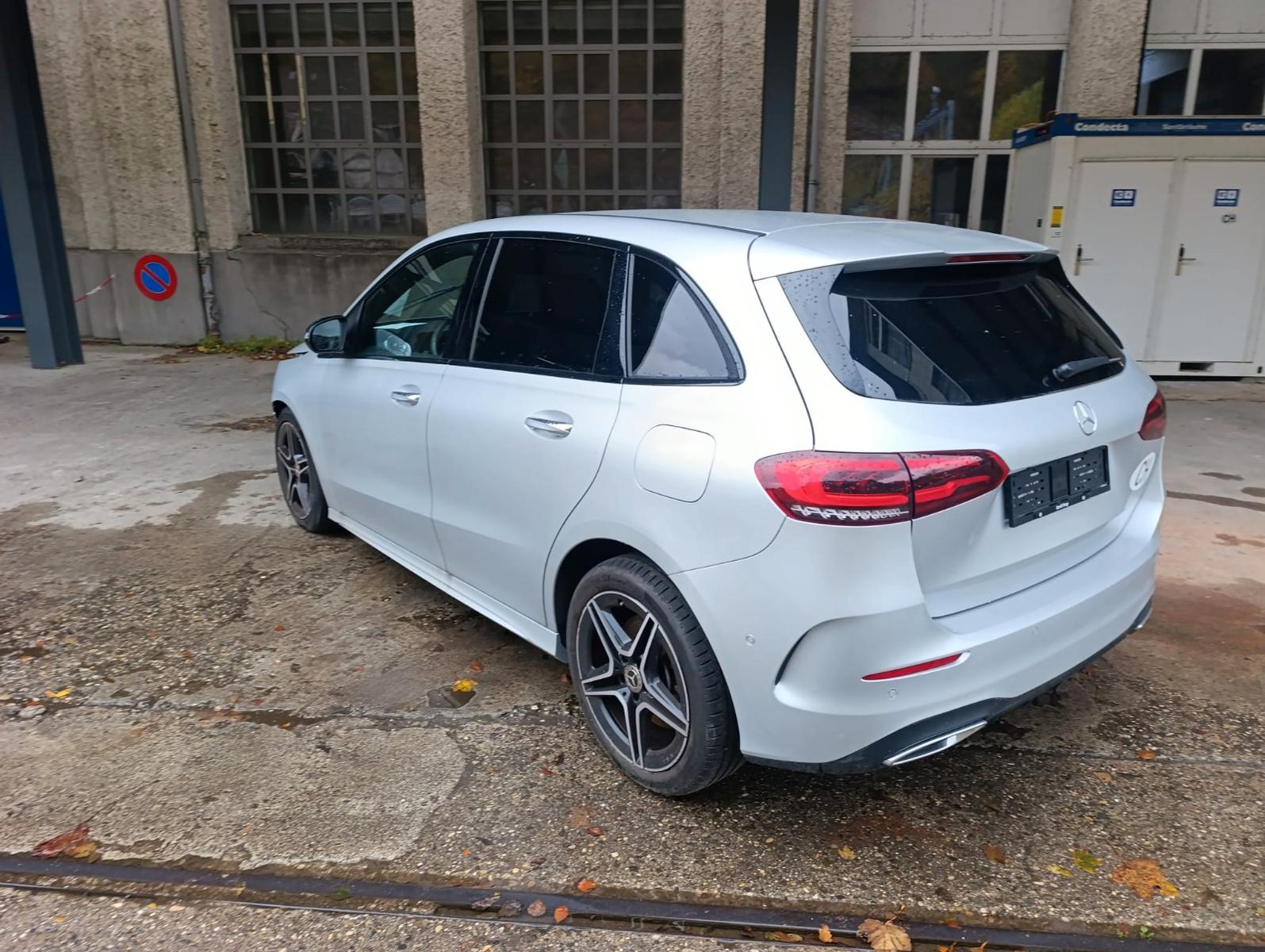 Mercedes-Benz B 250 4MATIC AMG LINE