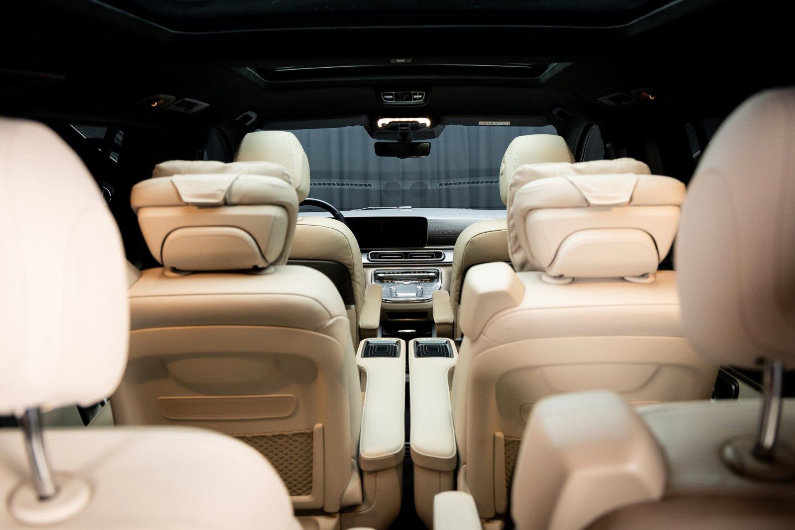 Fahrzeugabbildung Mercedes-Benz V 300 d 4MATIC EXCLUSIVE lang + AIRMATIC + Bur