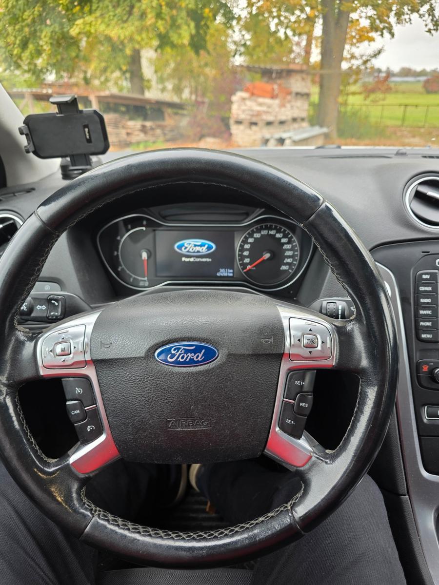 Ford Mondeo 2012 — photo 10