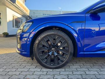 صورة مصغرة 27 لـ 2024 AUDI Q8 E-TRON
