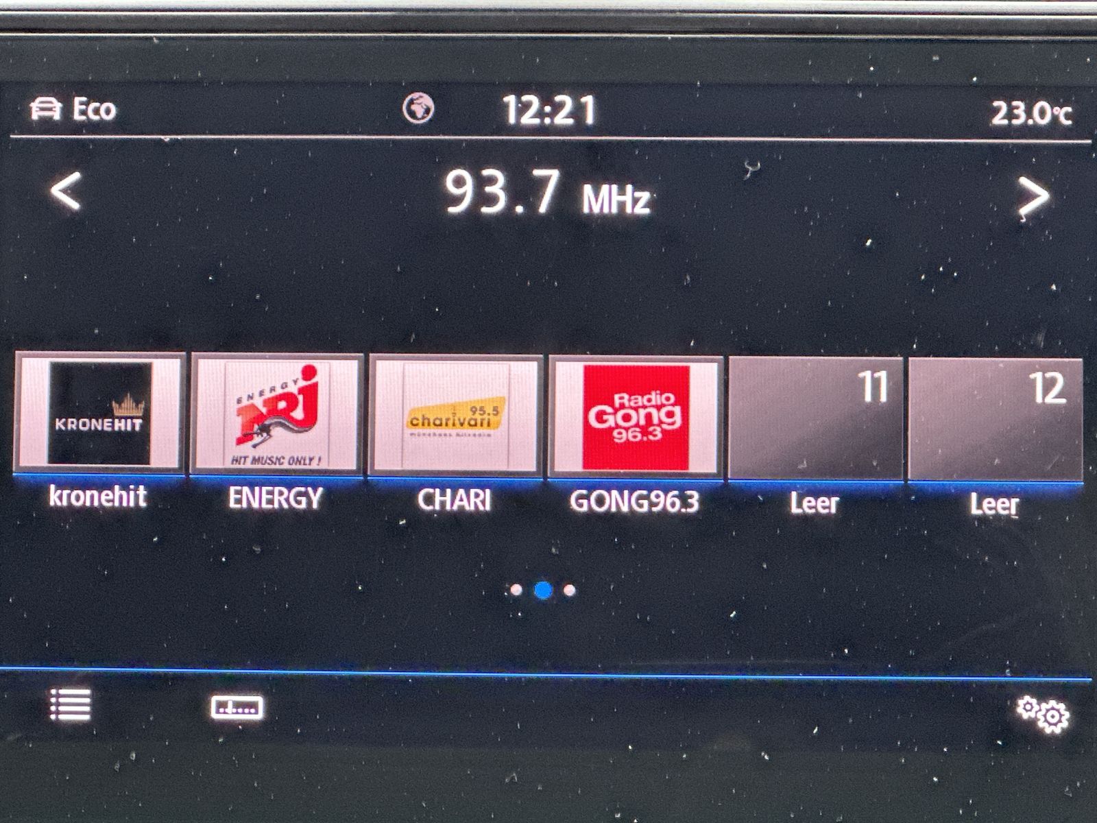 Fahrzeugabbildung Volkswagen T-Roc 2.0 TDI DSG Sport 4M NAV+LED+ACC+CARPLAY