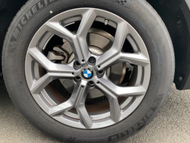 BMW X3 xDrive 20i HUD StandHZG El. Panodach Panorama foto 13