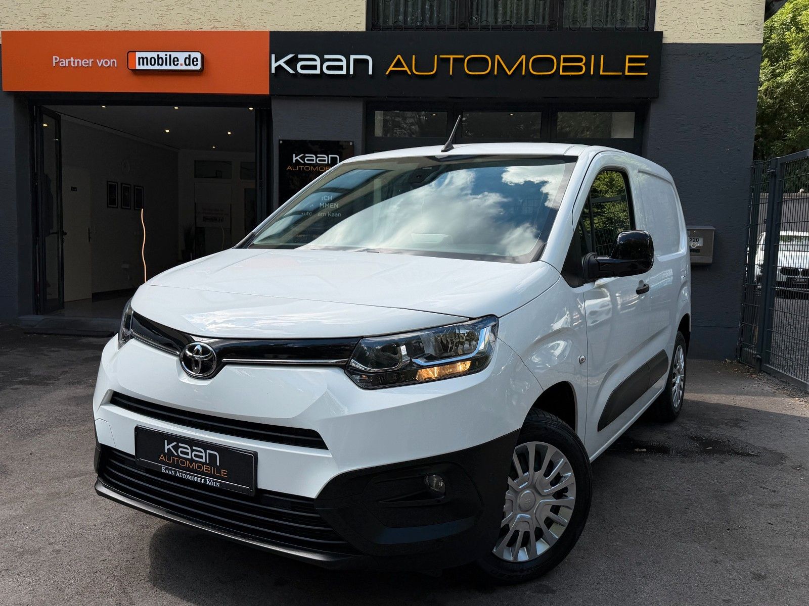 TOYOTA Proace