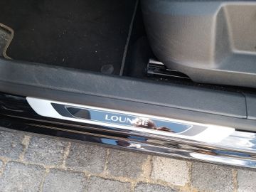 Volkswagen Tiguan - 12